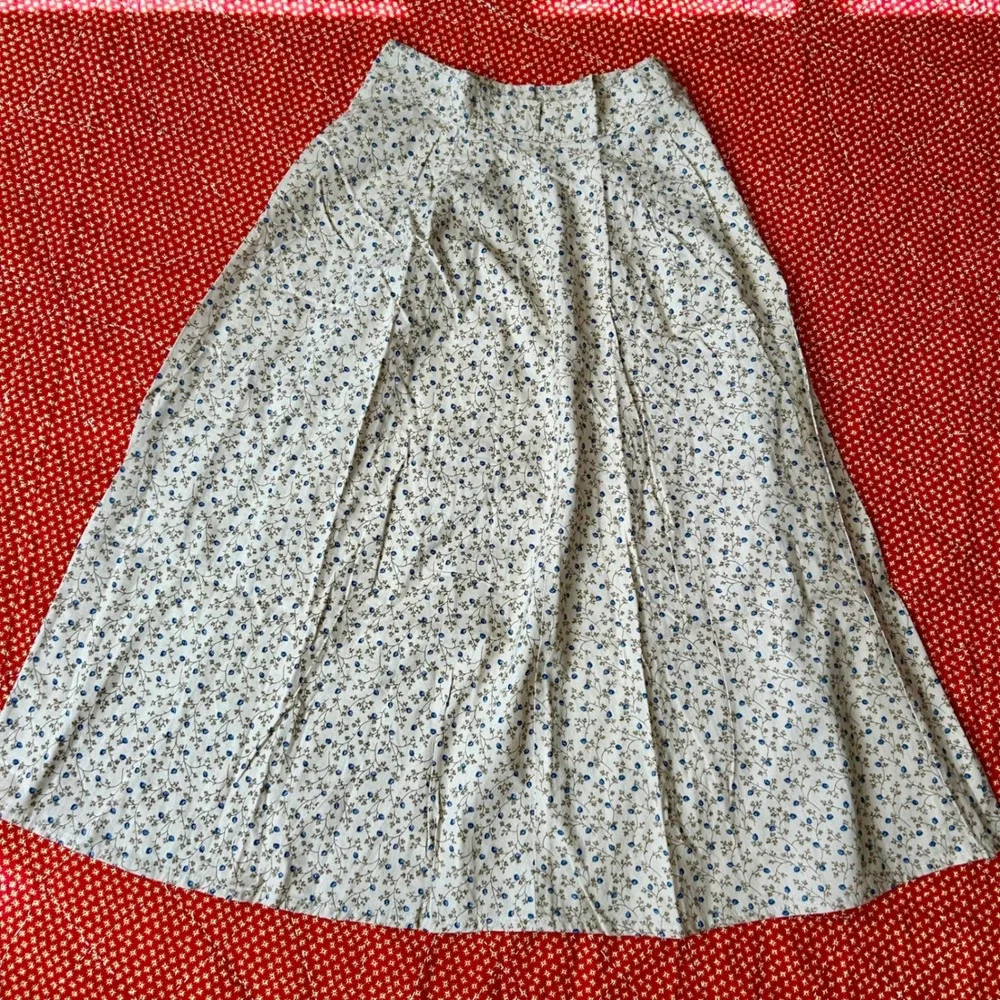 Vintage 70s Floral Midi Skirt Cream Blue Twee Coquette A-Line High Waist
